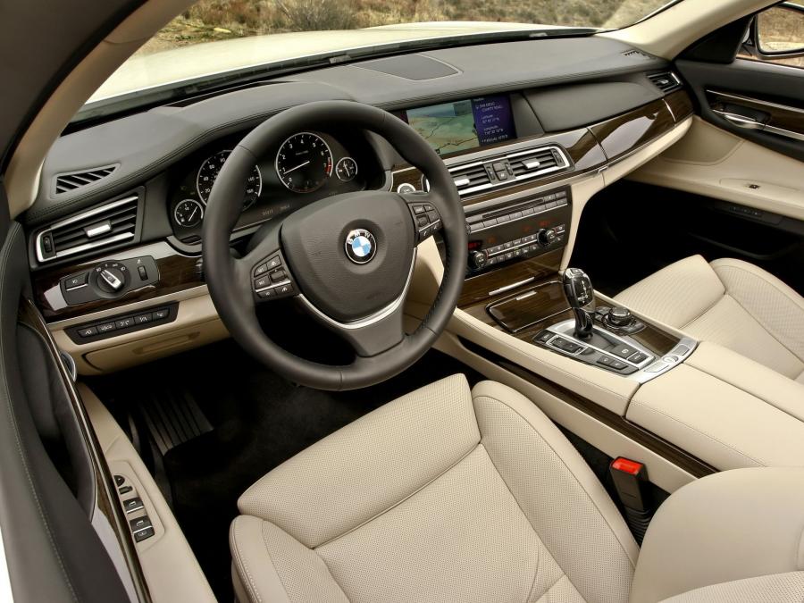  BMW 750Li 2008 года  (US) (фото 6 из 16)